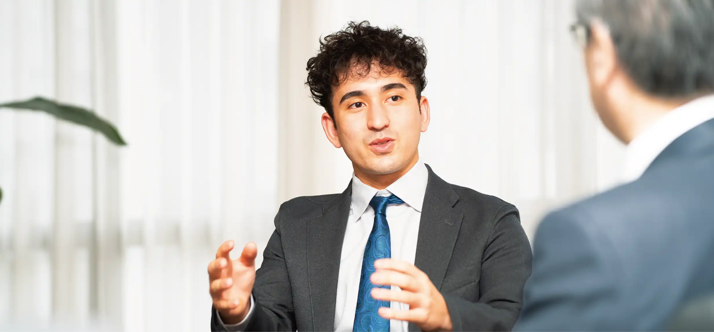 Professional padel player Leon Aurelius Taira and Shikibo Co., Ltd. discuss the co-creation of sports and business