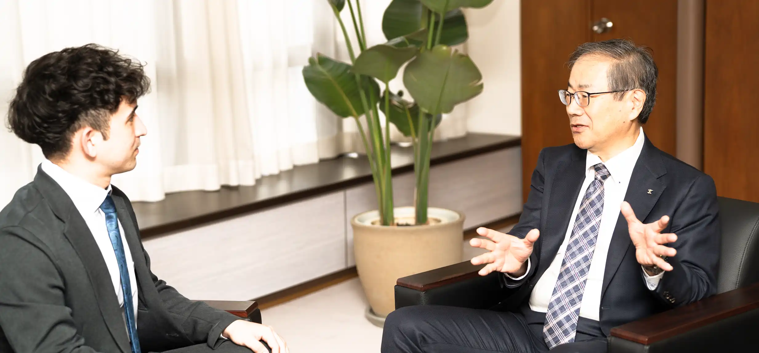 プロパデルプレイヤー平レオンオリリアス選手とシキボウ株式会社が語る、スポーツとビジネスの共創