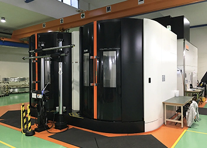 5軸縦型 複合 マシニングセンタと縦型複合旋盤